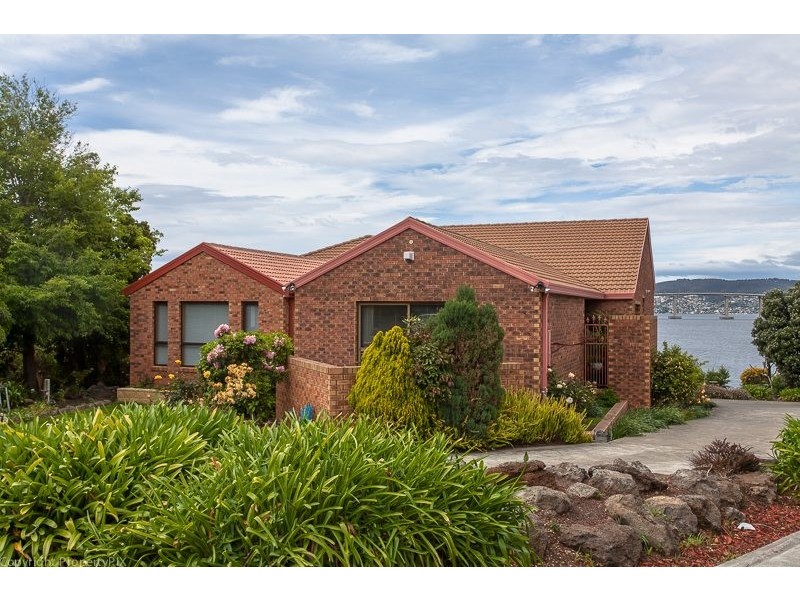 4 Koluri Court, Lindisfarne TAS 7015