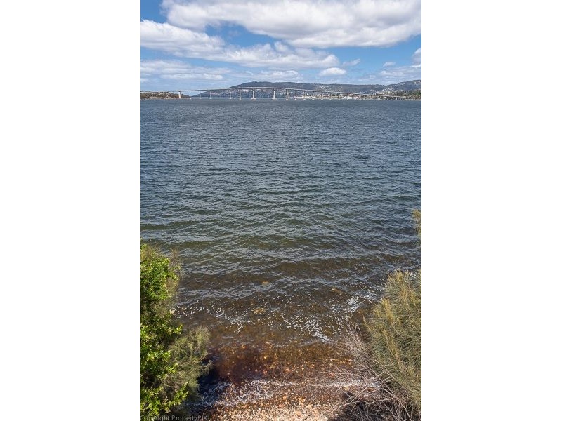 4 Koluri Court, Lindisfarne TAS 7015