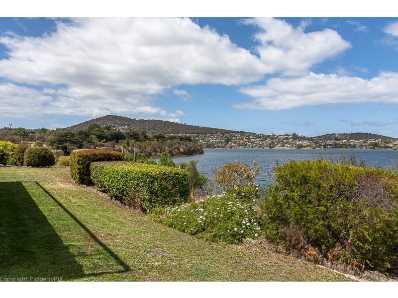 4 Koluri Court, Lindisfarne TAS 7015
