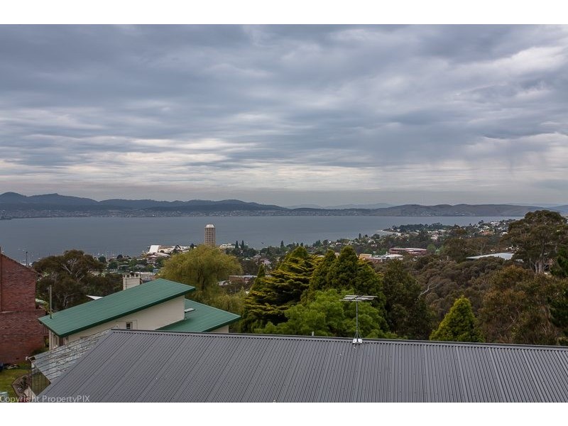 26 Richardson Avenue, Dynnyrne TAS 7005