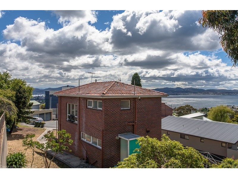 26 Richardson Avenue, Dynnyrne TAS 7005