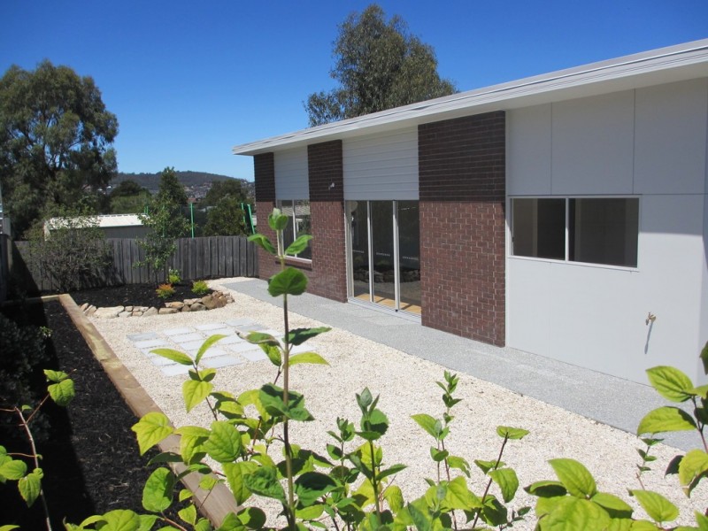 2/16 Dossiter Street, Bellerive TAS 7018