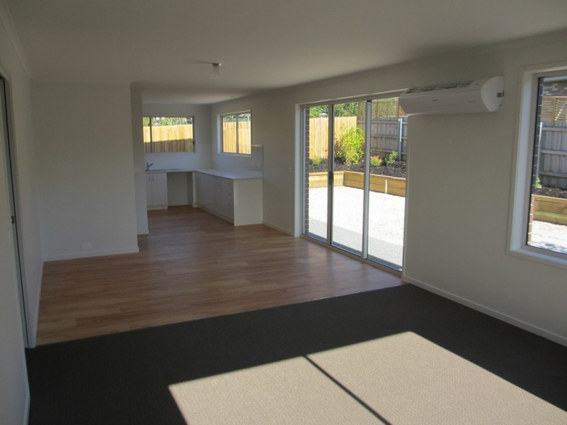 2/16 Dossiter Street, Bellerive TAS 7018