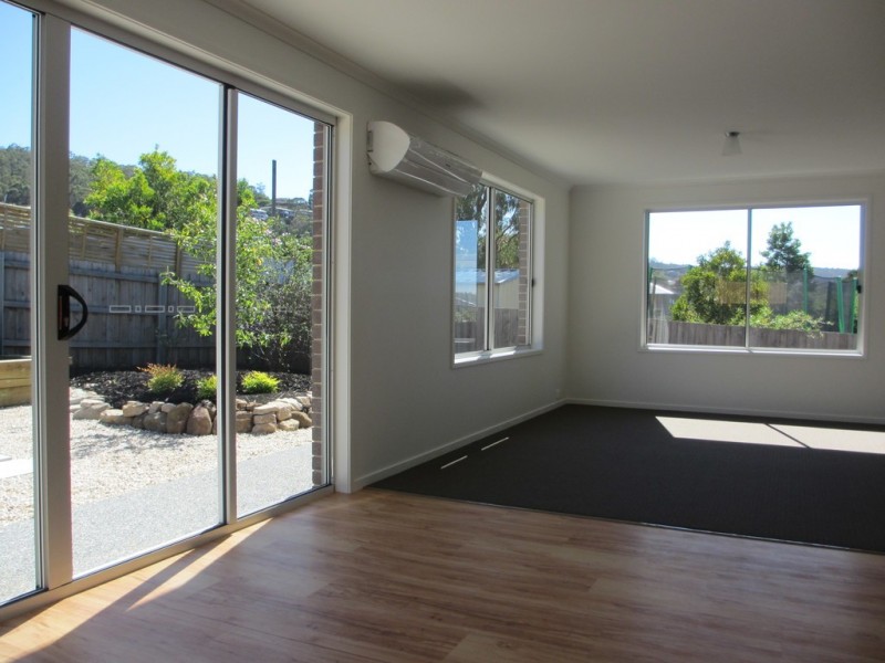 2/16 Dossiter Street, Bellerive TAS 7018