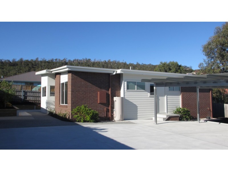 2/16 Dossiter Street, Bellerive TAS 7018