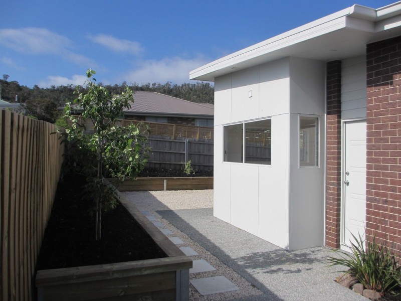 2/16 Dossiter Street, Bellerive TAS 7018