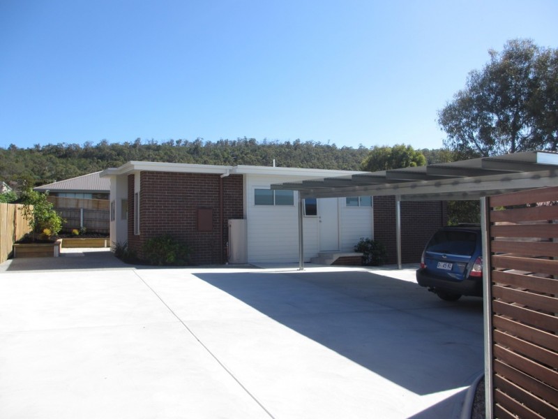 2/16 Dossiter Street, Bellerive TAS 7018