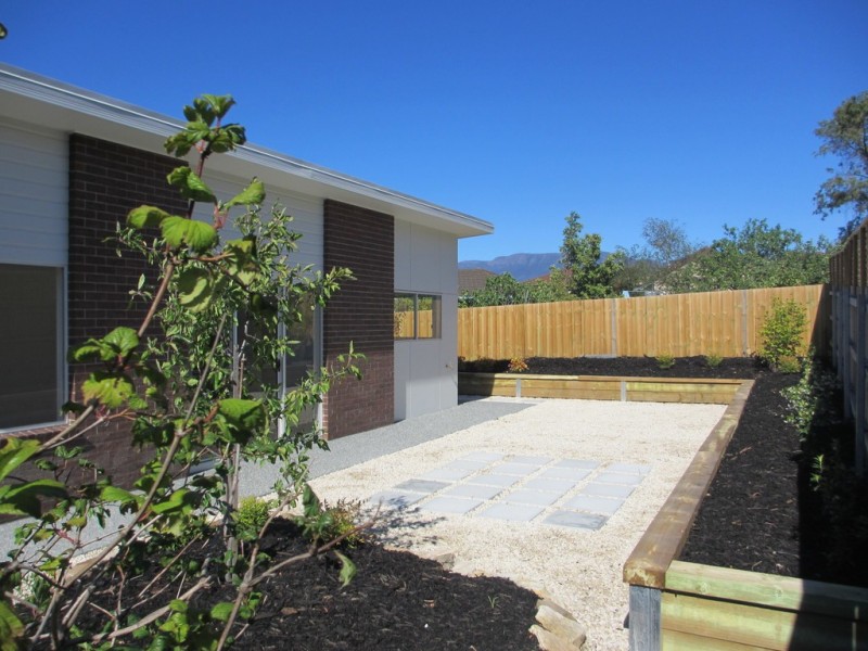 2/16 Dossiter Street, Bellerive TAS 7018