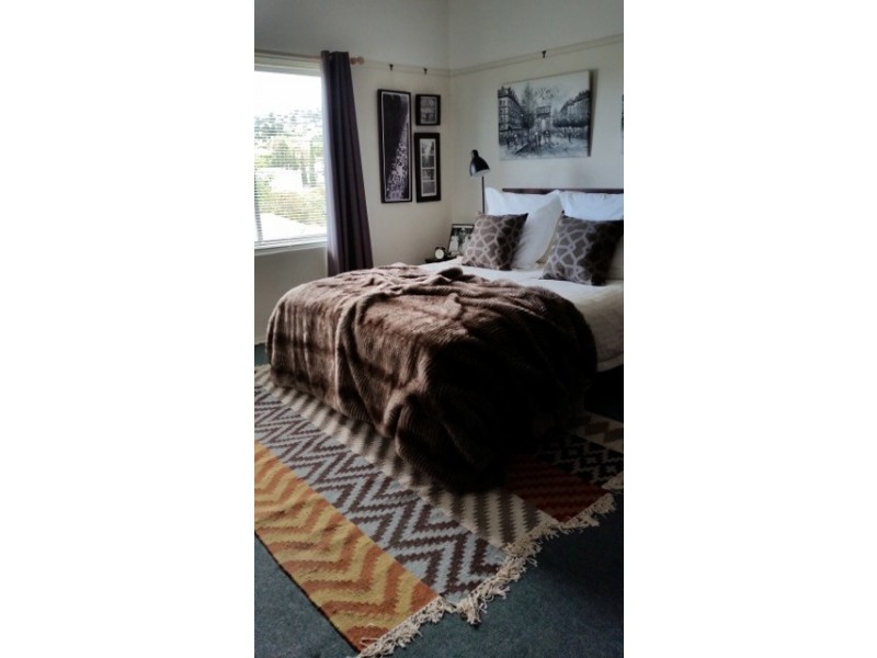 9 Gregson Avenue, New Town TAS 7008