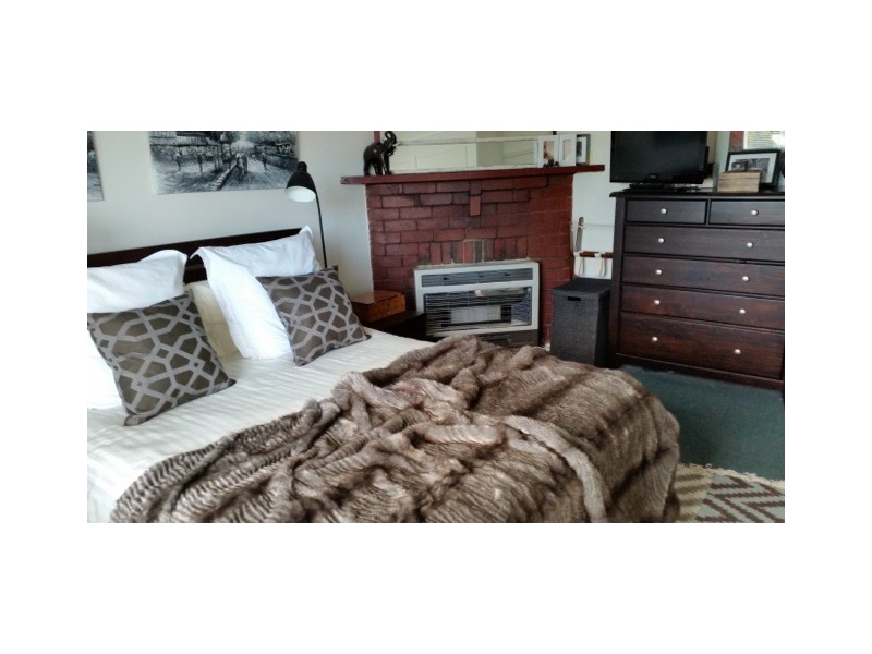 9 Gregson Avenue, New Town TAS 7008