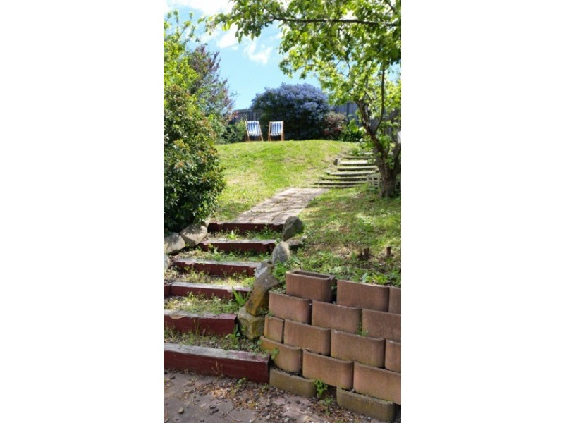 9 Gregson Avenue, New Town TAS 7008