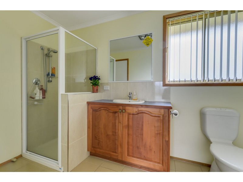 2 Lotus Court, Margate TAS 7054