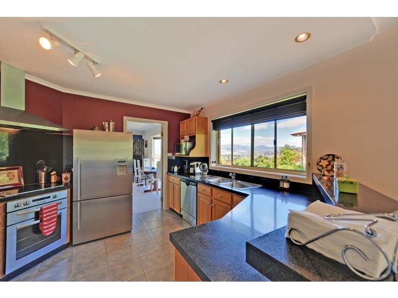 42 Skyline Drive, Howrah TAS 7018