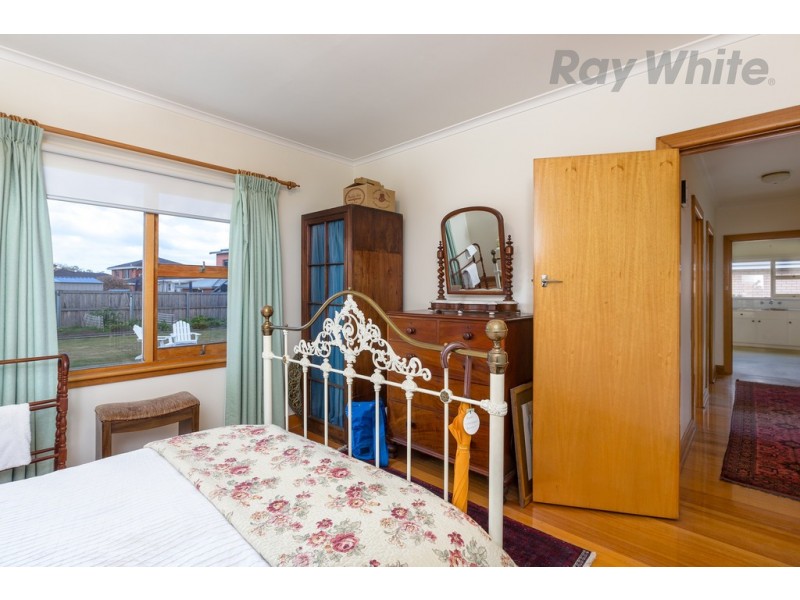 9 Correa Street, Howrah TAS 7018
