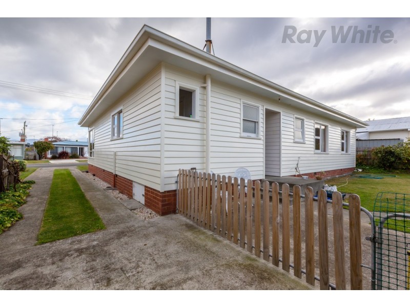 9 Correa Street, Howrah TAS 7018