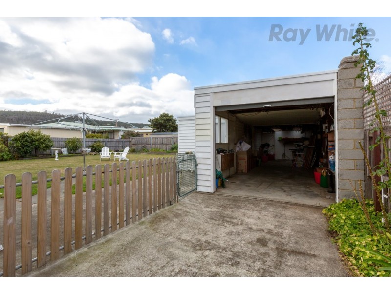 9 Correa Street, Howrah TAS 7018