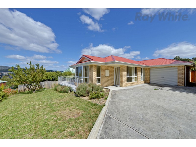 32 Opal Drive, Blackmans Bay TAS 7052