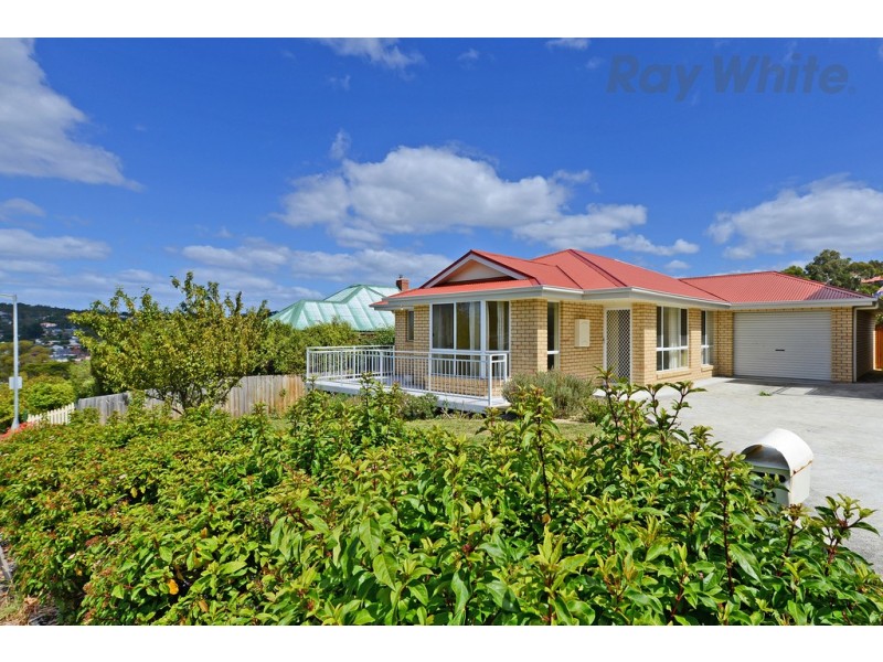 32 Opal Drive, Blackmans Bay TAS 7052