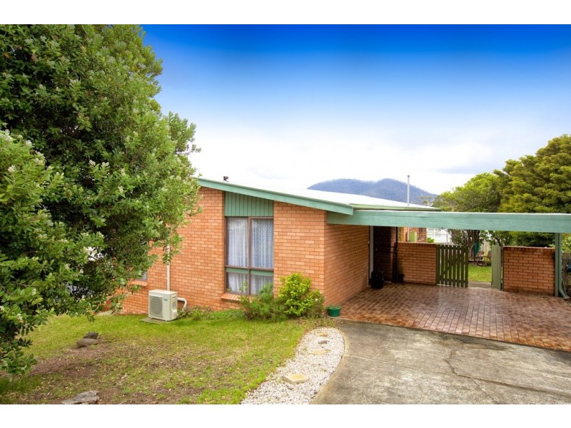 2 Lucinda Parade, Lutana TAS 7009