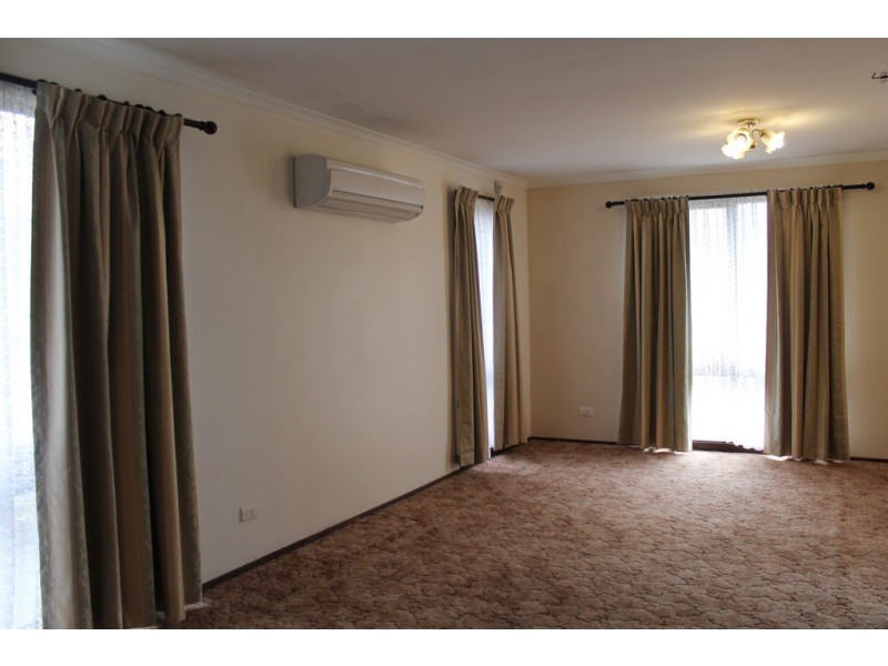 2 Lucinda Parade, Lutana TAS 7009