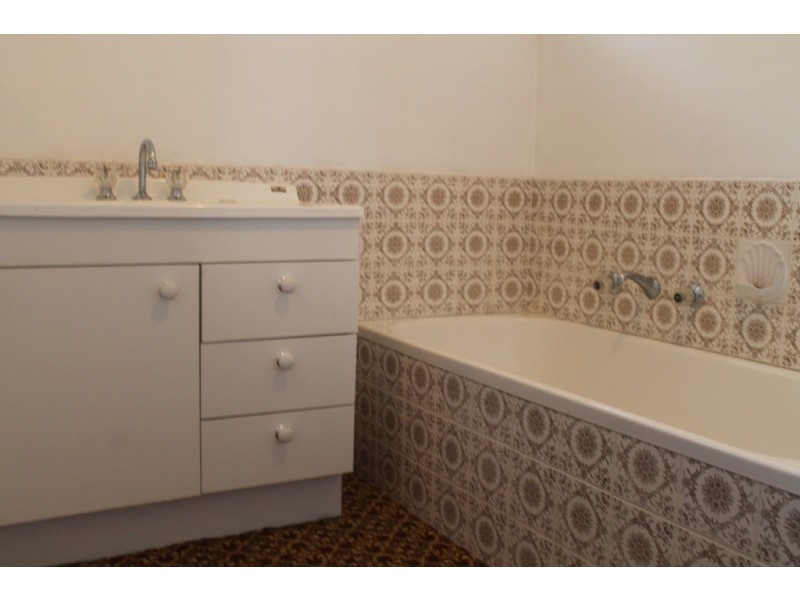 2 Lucinda Parade, Lutana TAS 7009