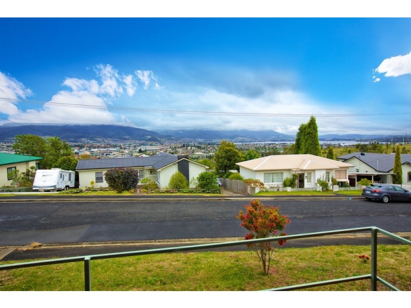 2 Lucinda Parade, Lutana TAS 7009