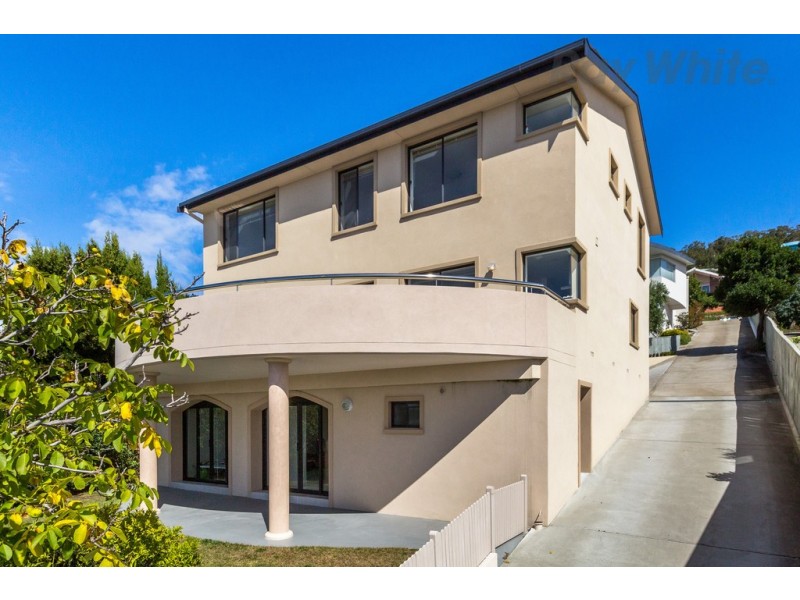 2/806 Sandy Bay Road, Sandy Bay TAS 7005