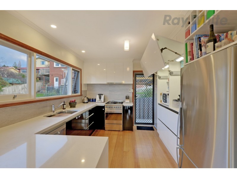 14 Waverley Avenue, Mount Stuart TAS 7000