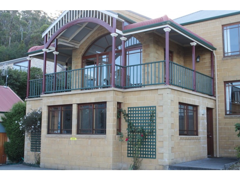 7 Pauldon Drive, Sandy Bay TAS 7005