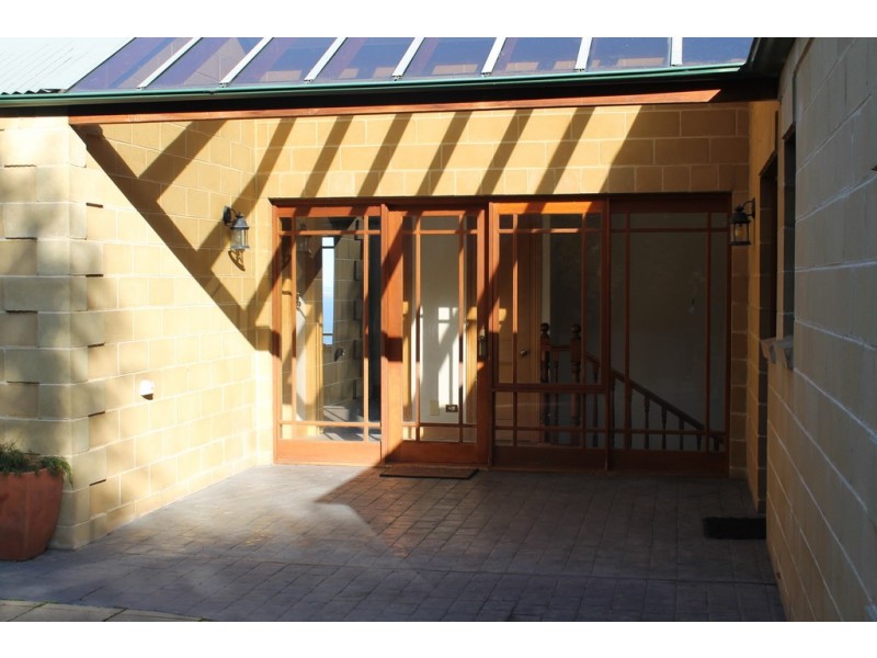 7 Pauldon Drive, Sandy Bay TAS 7005