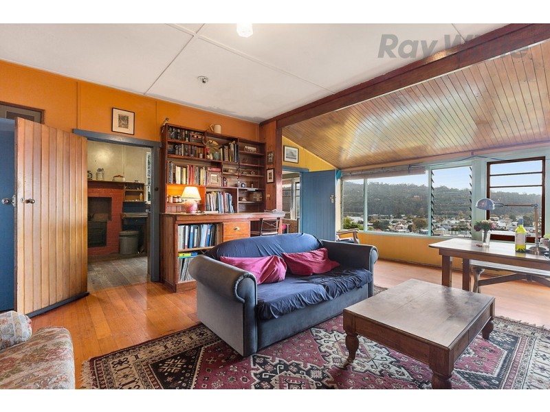 50 Roslyn Avenue, Kingston Beach TAS 7050