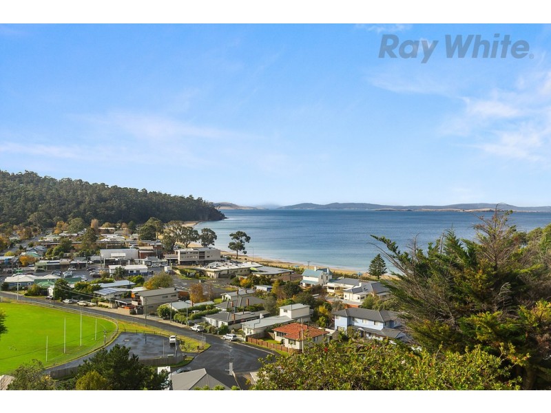 50 Roslyn Avenue, Kingston Beach TAS 7050