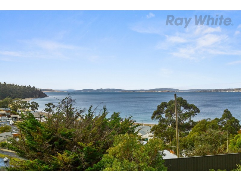 50 Roslyn Avenue, Kingston Beach TAS 7050