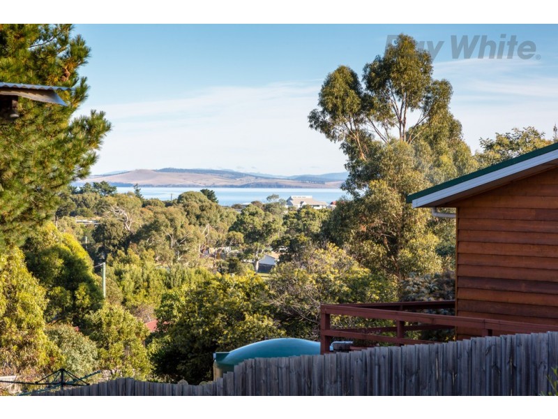 8 Meethenar Street, Carlton TAS 7173