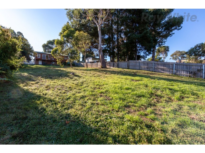 8 Meethenar Street, Carlton TAS 7173