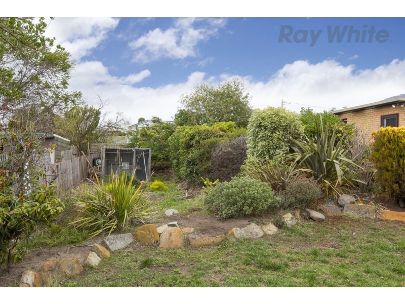 11 Maroni Road, Berriedale TAS 7011