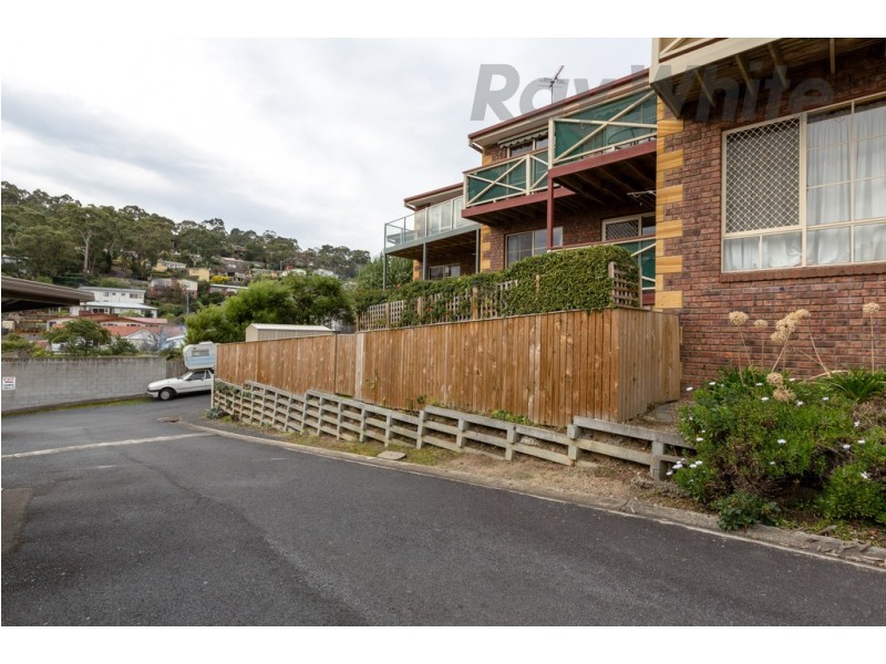 3/84 Malunna Road, Lindisfarne TAS 7015