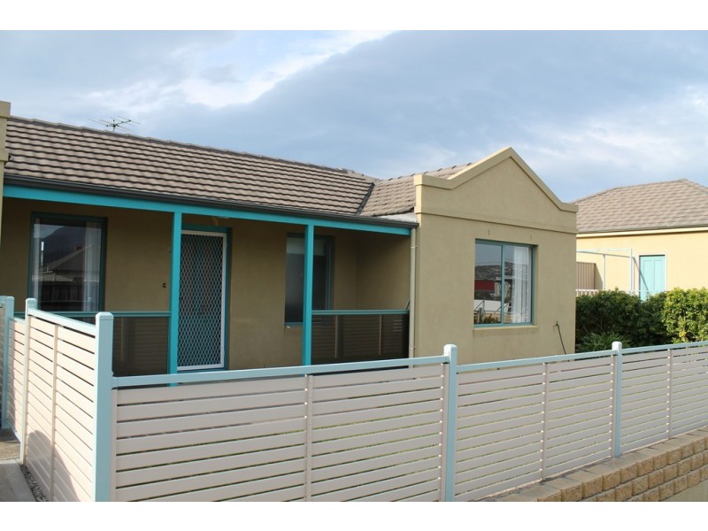 4/90 Clarence Street, Bellerive TAS 7018