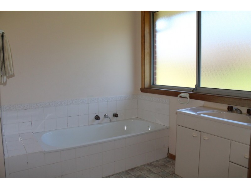 27 Officer Street, Rosetta TAS 7010