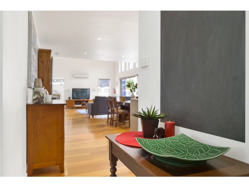 4 Aqua Place, Seven Mile Beach TAS 7170