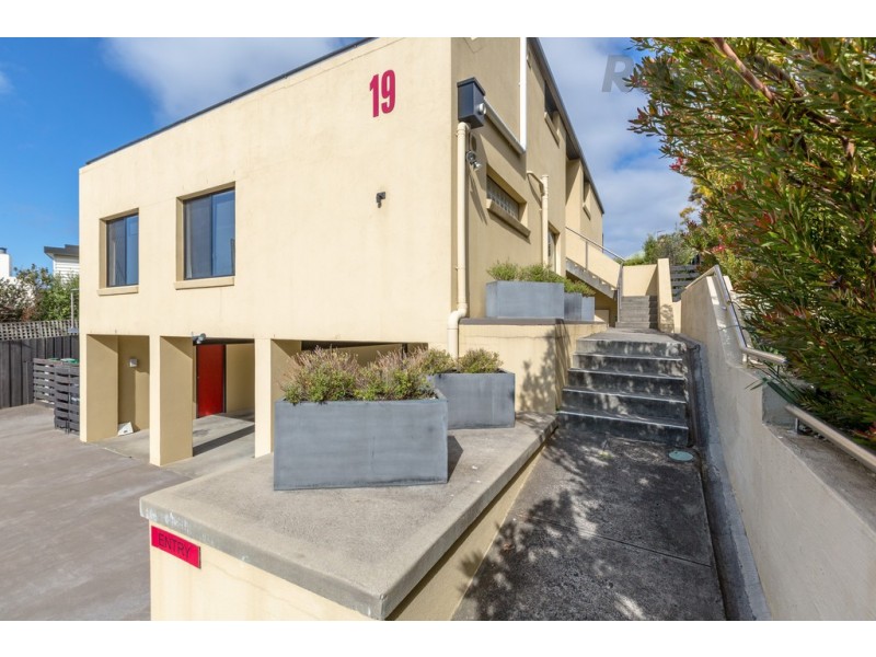 2/19 Whelan Crescent, West Hobart TAS 7000