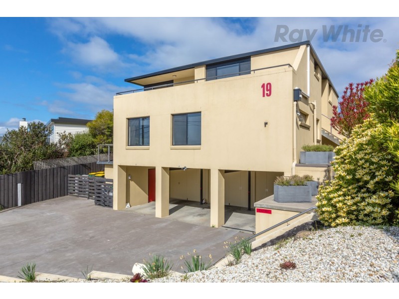 2/19 Whelan Crescent, West Hobart TAS 7000