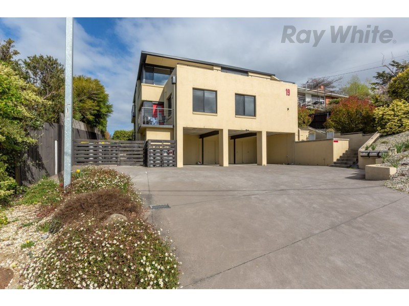 2/19 Whelan Crescent, West Hobart TAS 7000