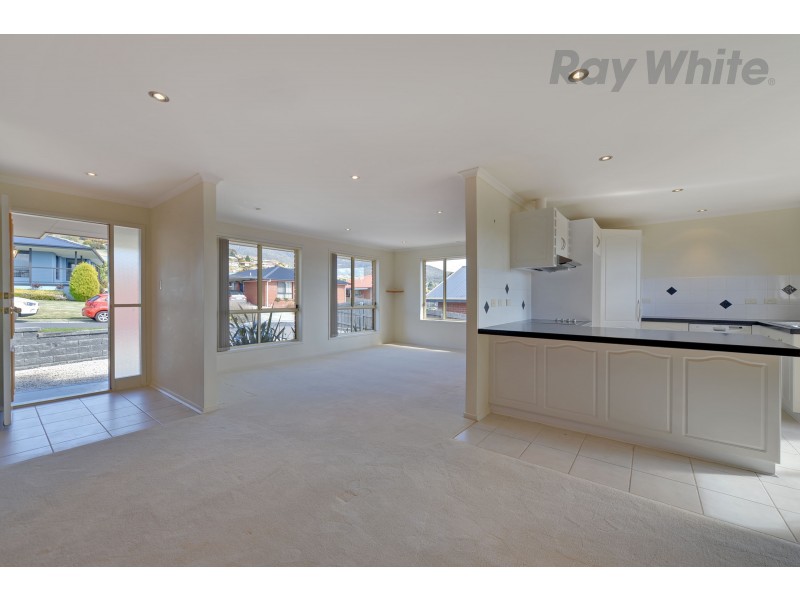 19 Elmac Cresent, Austins Ferry TAS 7011