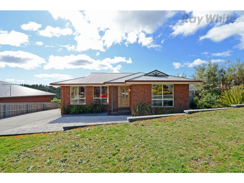 19 Elmac Cresent, Austins Ferry TAS 7011
