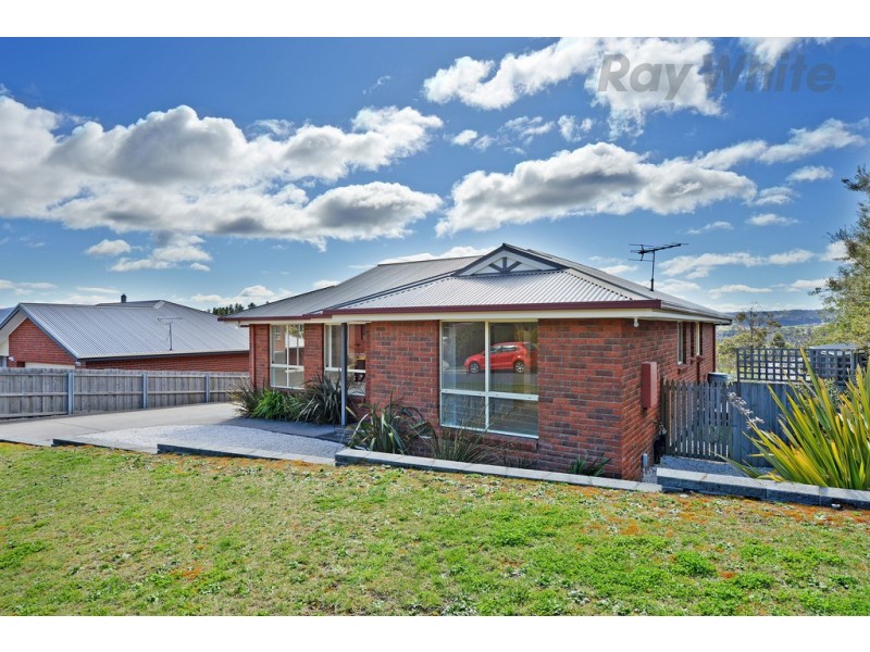 19 Elmac Cresent, Austins Ferry TAS 7011