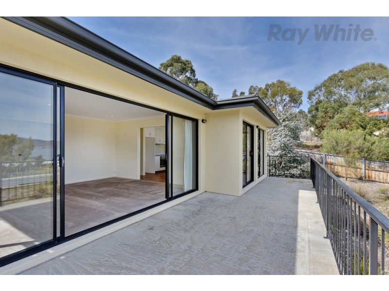 1/636 Oceana Drive, Tranmere TAS 7018