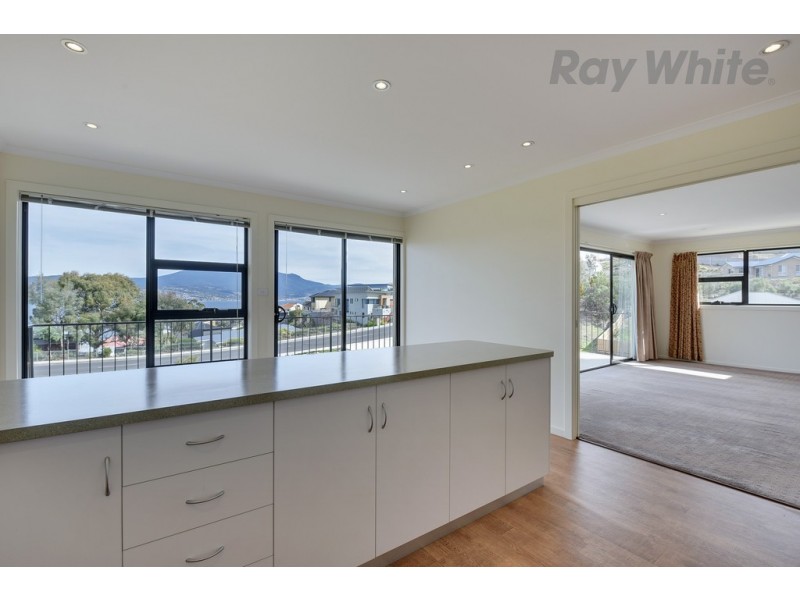 1/636 Oceana Drive, Tranmere TAS 7018