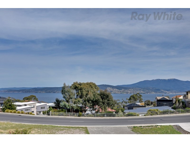 1/636 Oceana Drive, Tranmere TAS 7018