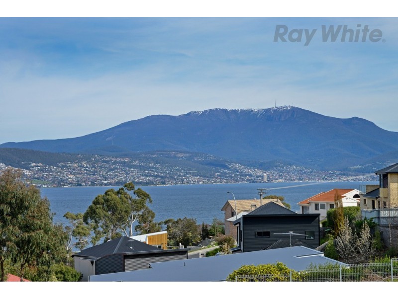 1/636 Oceana Drive, Tranmere TAS 7018
